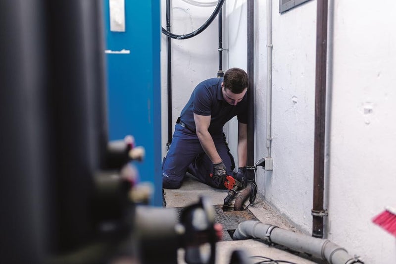 Rothenberger Rocut TC 42 Professional Plastic Pipe Cutter for PP, PE, PEX, PB & PVDF Pipes up to Ø 42mm - Image 4